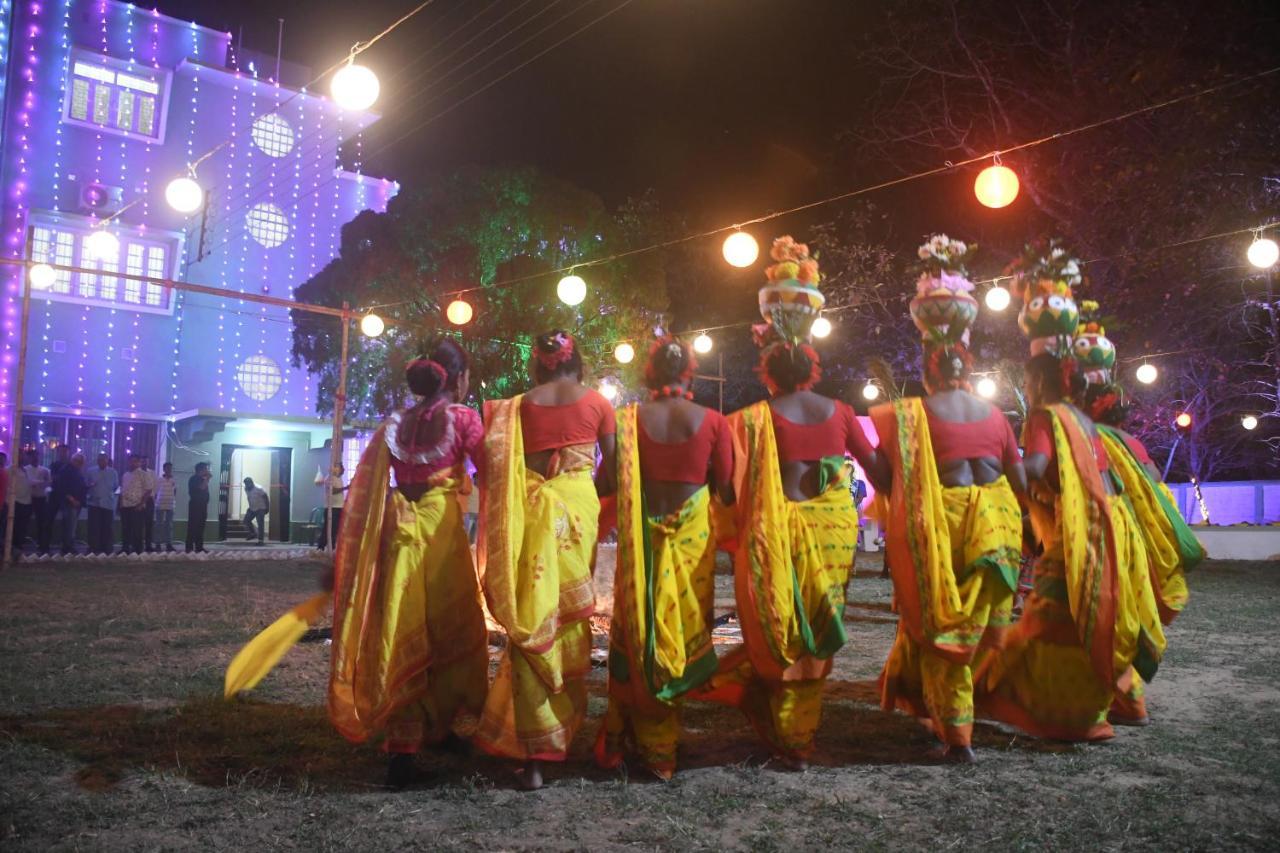 Jhargram Eshani Hotels And Guest House Dış mekan fotoğraf