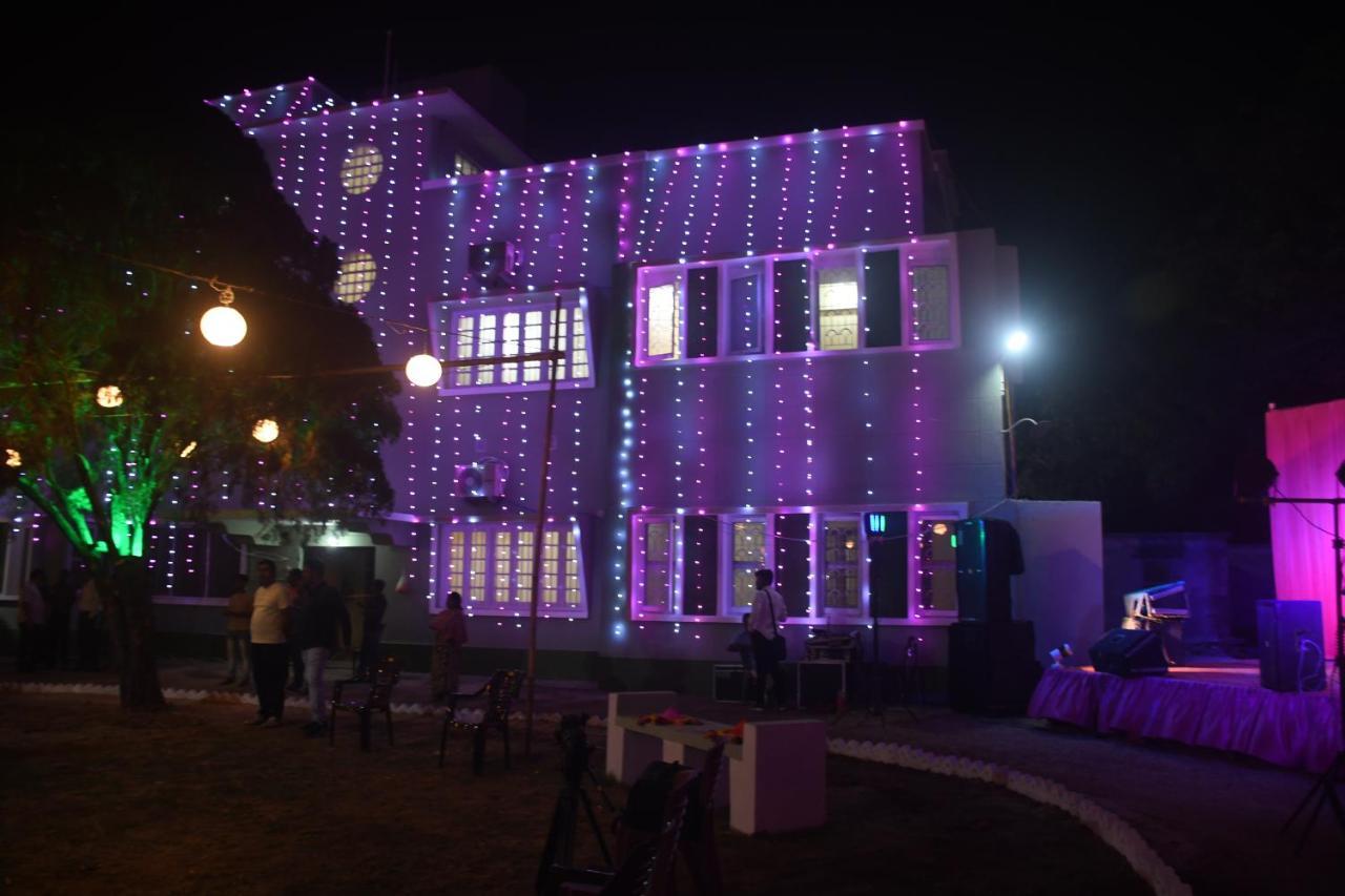 Jhargram Eshani Hotels And Guest House Dış mekan fotoğraf